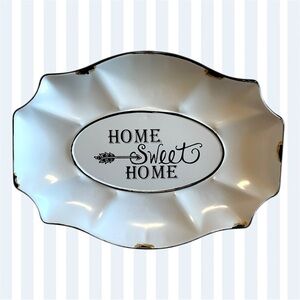 Metallic Farmhouse White 'Home Sweet Home' Home Decor